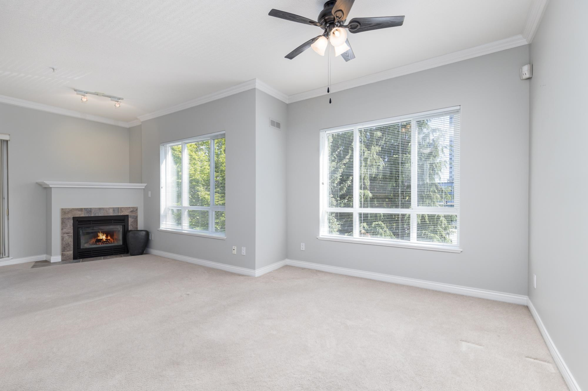 Breakfast Nook Photo of 208 1685 152a Street, Surrey, BC