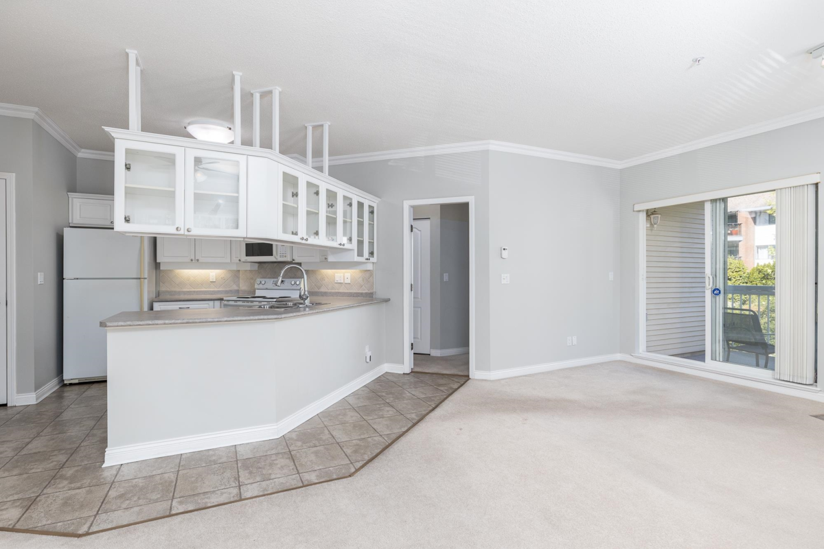 Guest Bathroom Photo of 208 1685 152a Street, Surrey, BC