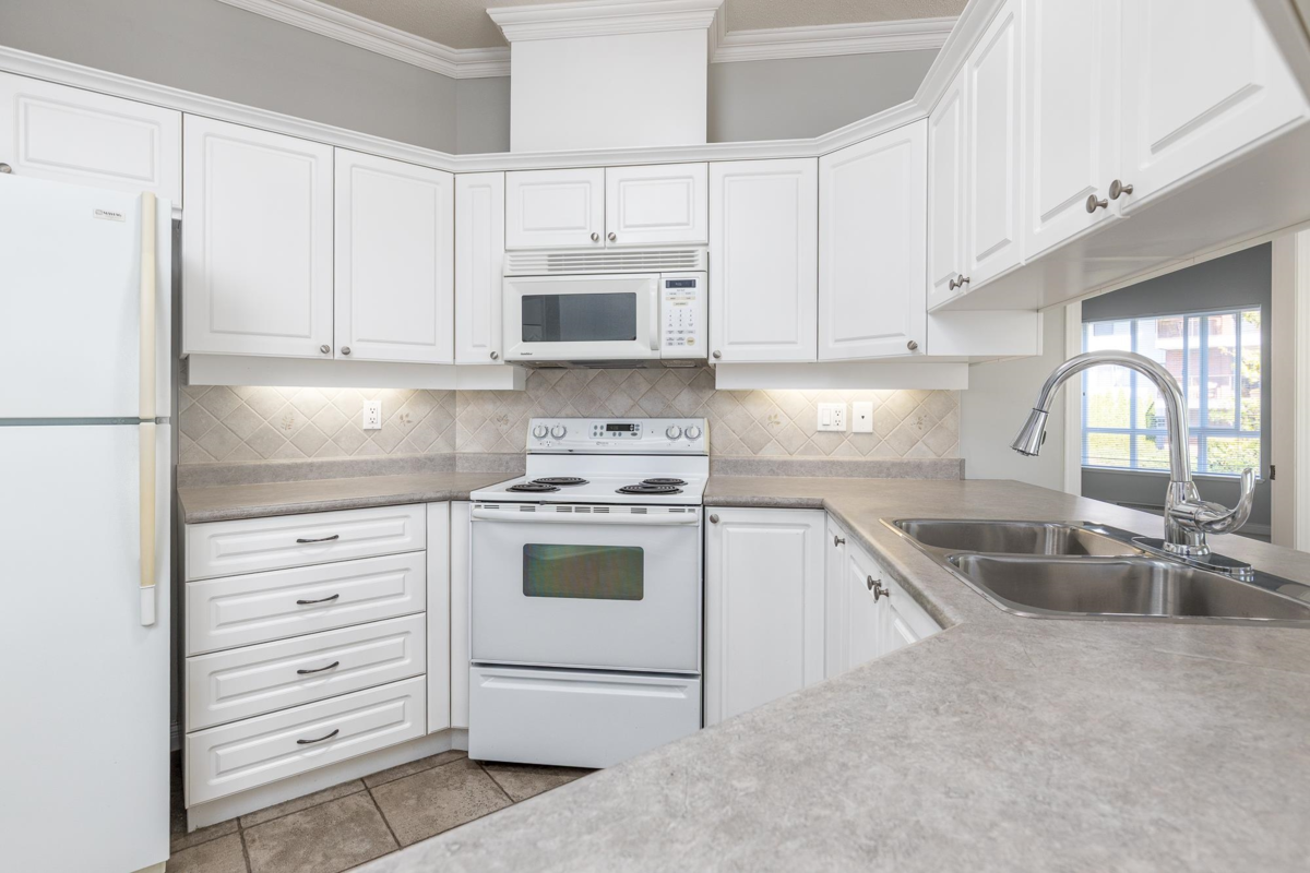 Laundry Room Photo of 208 1685 152a Street, Surrey, BC