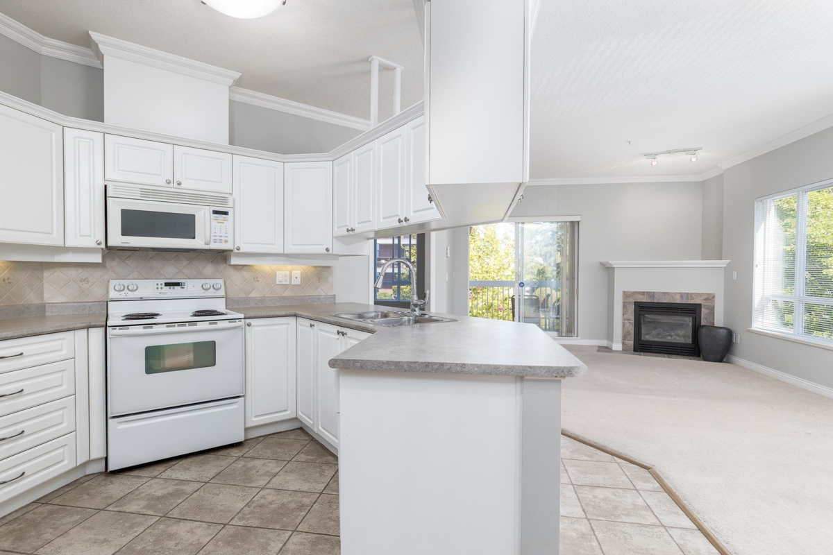 Loft / Bonus Room Photo of 208 1685 152a Street, Surrey, BC