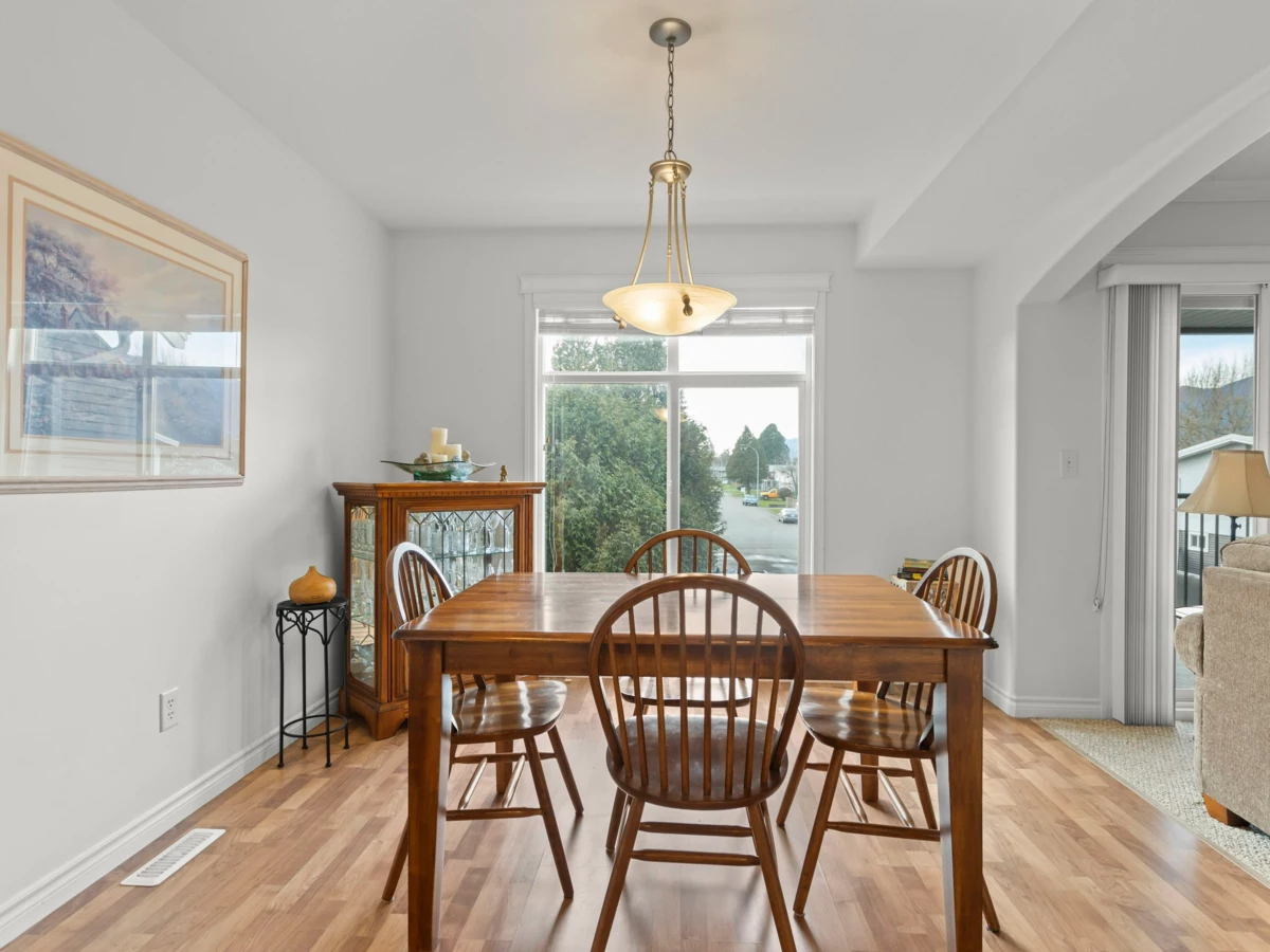 Breakfast Nook Photo of 87 8881 Walters Street, Chilliwack, BC