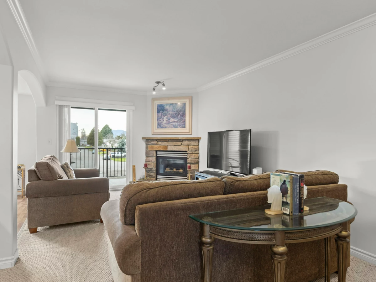 Living Room Photo of 87 8881 Walters Street, Chilliwack, BC