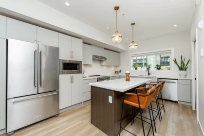 202 80 Elgin Street, Port Moody, BC, Port Moody Centre — 2 bed townhouse for sale