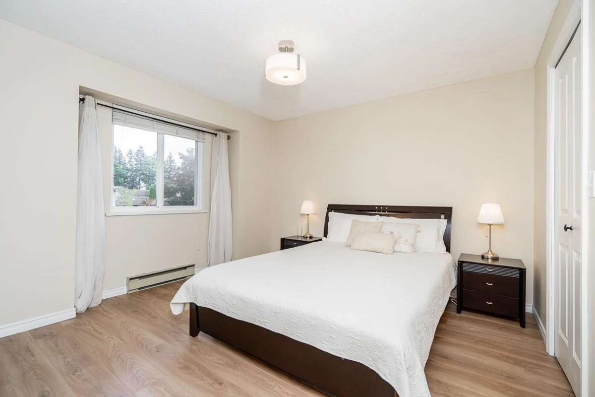 Guest Bathroom Photo of 15478 90 Avenue, Surrey, BC