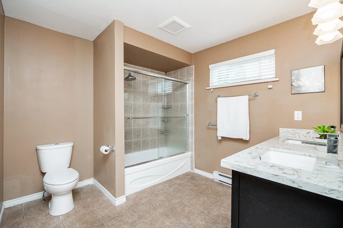 Laundry Room Photo of 15478 90 Avenue, Surrey, BC