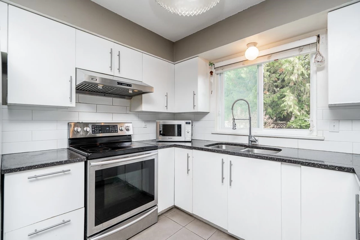 Pantry Photo of 15478 90 Avenue, Surrey, BC