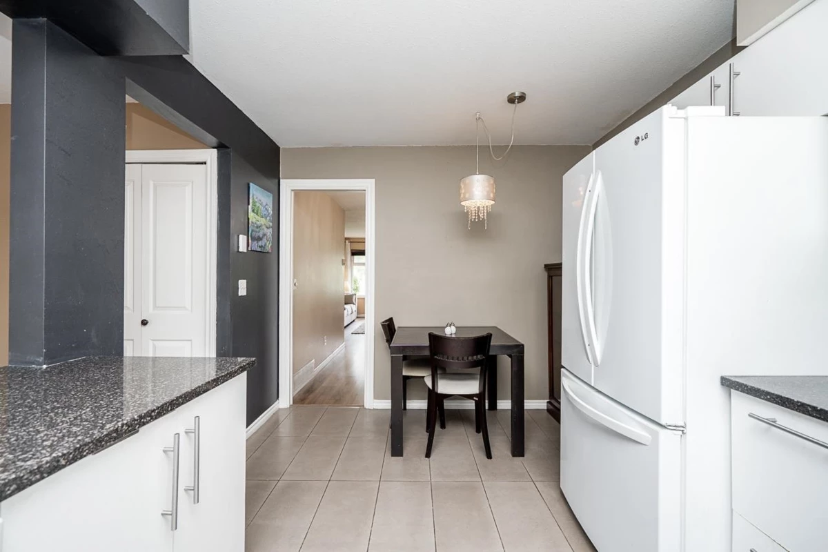 Primary Bathroom Photo of 15478 90 Avenue, Surrey, BC