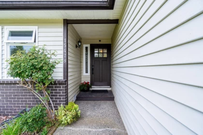 15478 90 Avenue, Surrey, BC