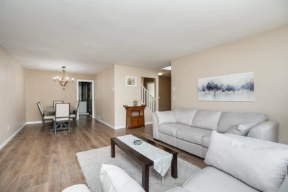 Kitchen Island Photo of 15478 90 Avenue, Surrey, BC