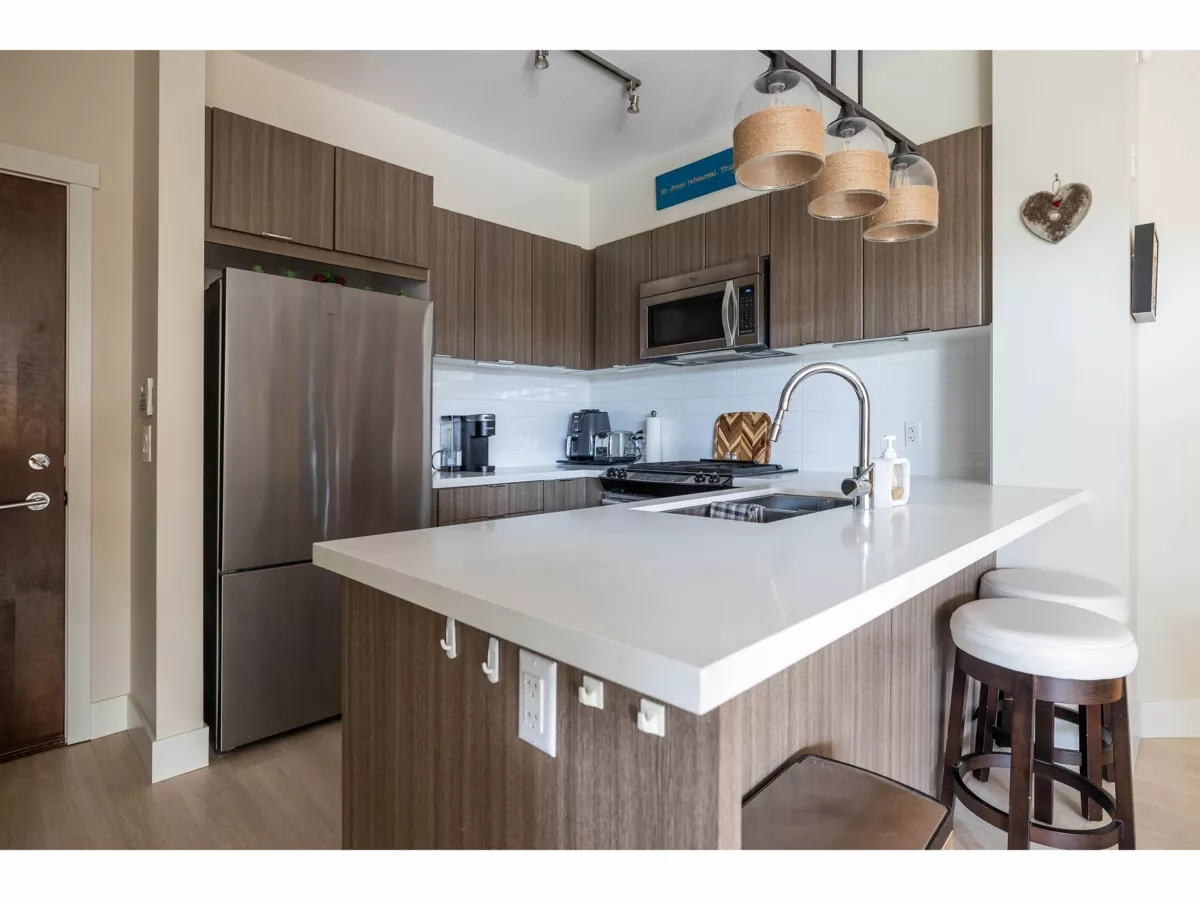 Kitchen Island Photo of 114 3323 151 Street, Surrey, BC