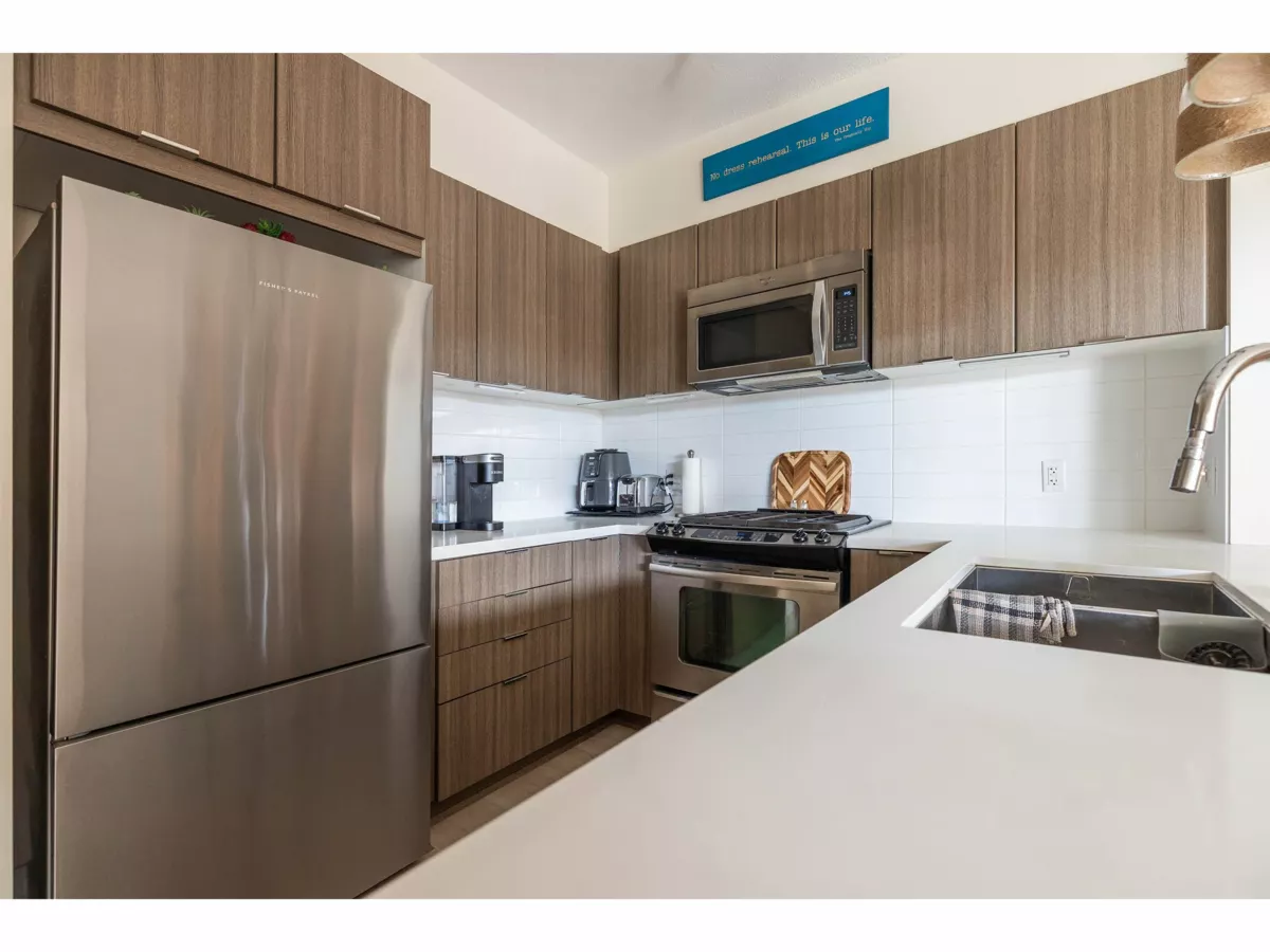 Kitchen Photo of 114 3323 151 Street, Surrey, BC