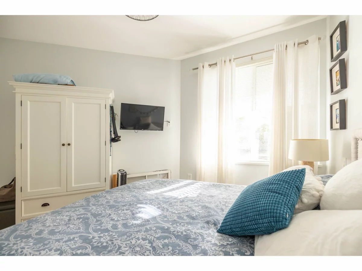 Walk-In Closet Photo of 114 3323 151 Street, Surrey, BC