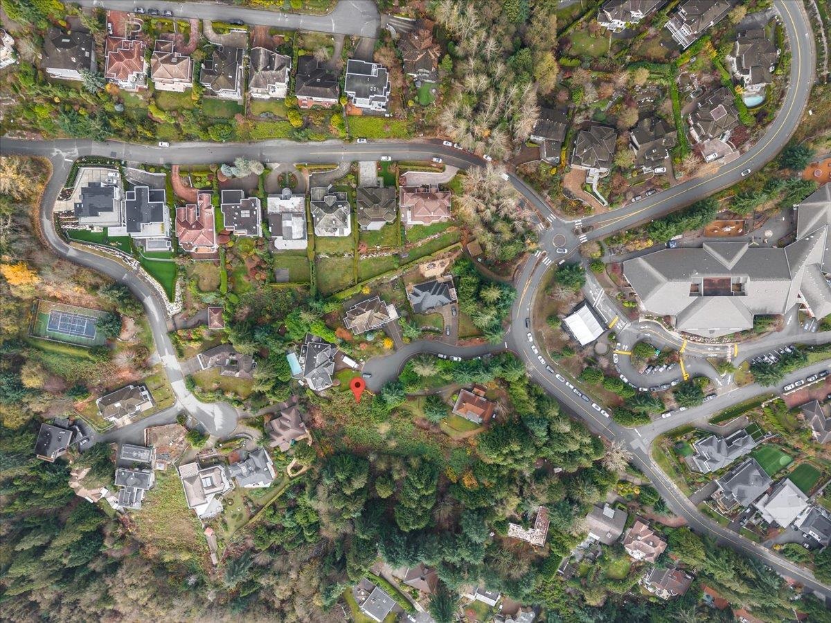 Breakfast Nook Photo of 2320 Chairlift Close, West Vancouver, BC