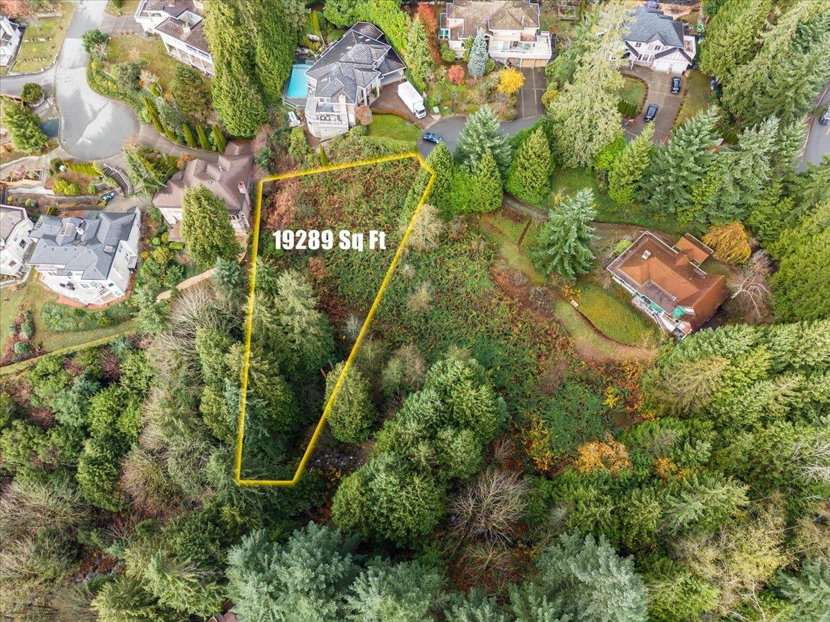 Kitchen Photo of 2320 Chairlift Close, West Vancouver, BC