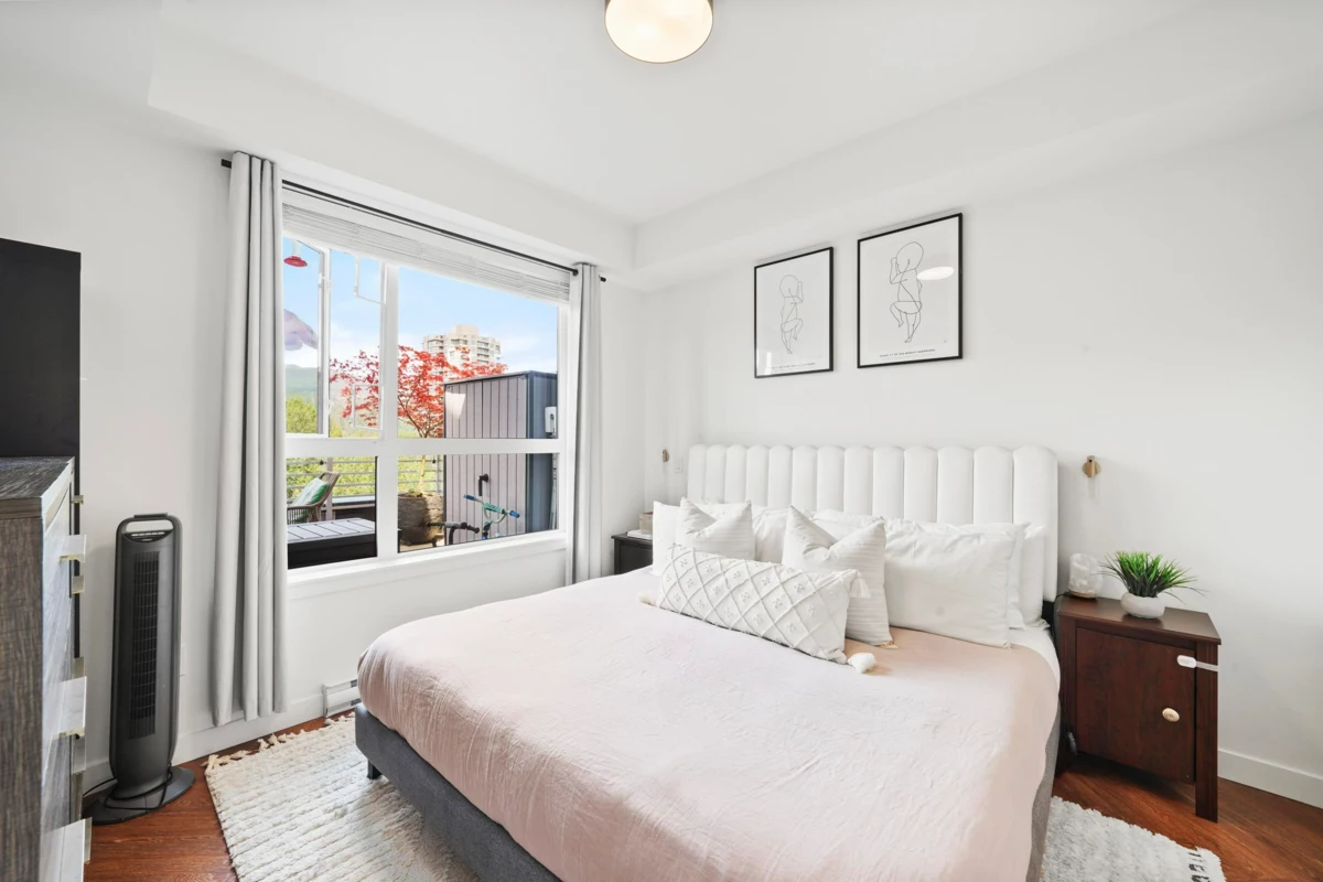 Entry Foyer Photo of 609 3229 St Johns Street, Port Moody, BC