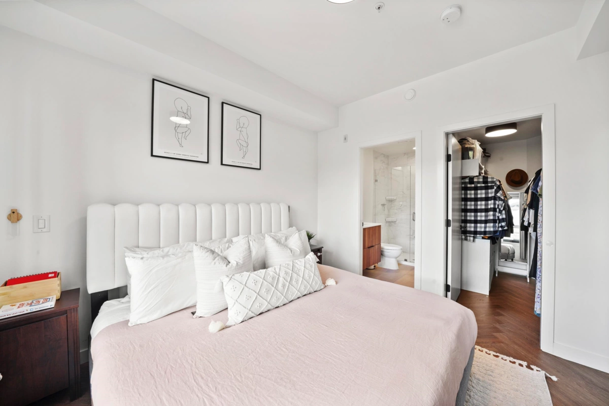 Hallway Photo of 609 3229 St Johns Street, Port Moody, BC