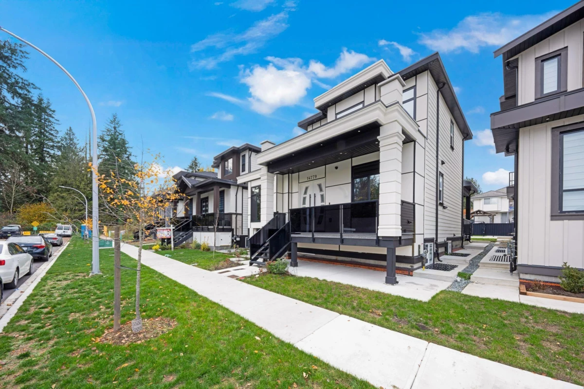 Family Room Photo of 14779 68a Avenue, Surrey, BC