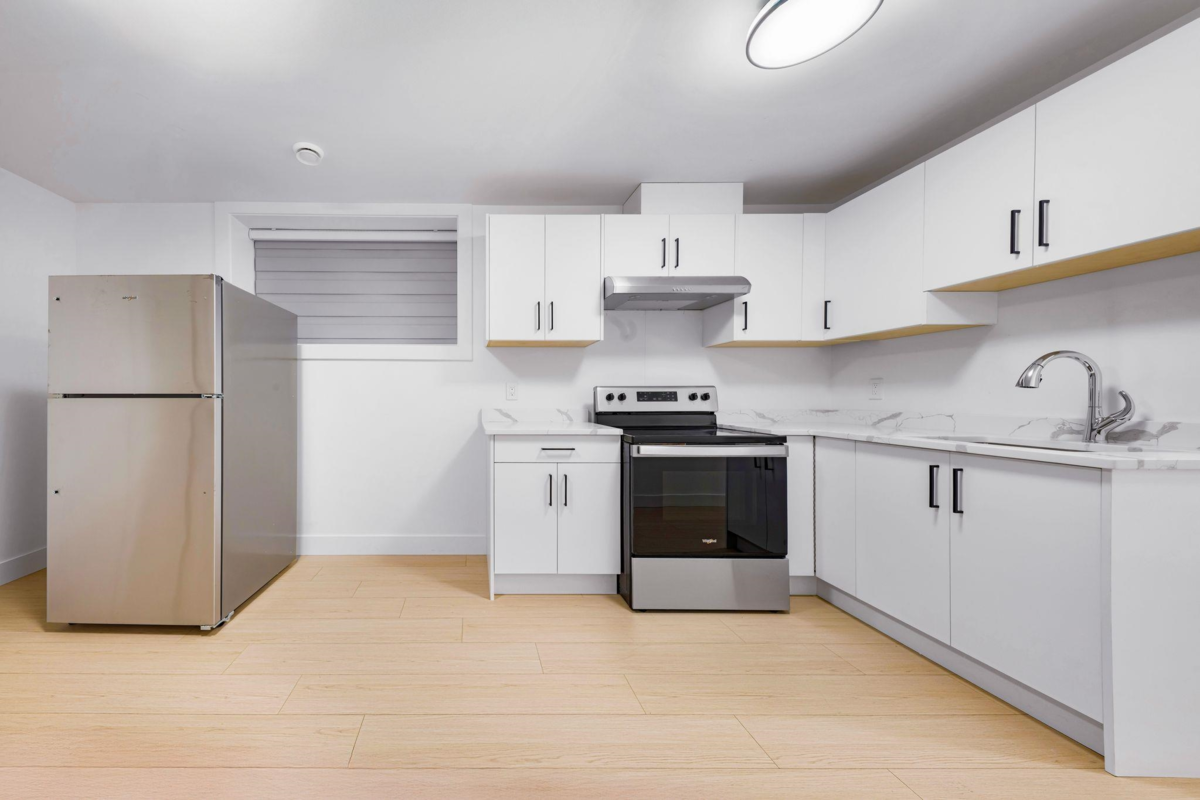 Hot Tub / Spa Photo of 14779 68a Avenue, Surrey, BC