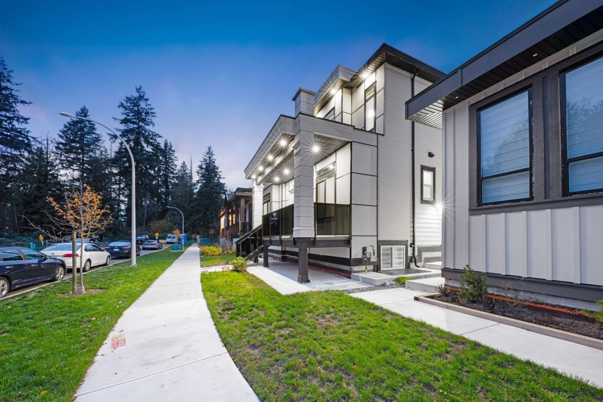 Living Room Photo of 14779 68a Avenue, Surrey, BC