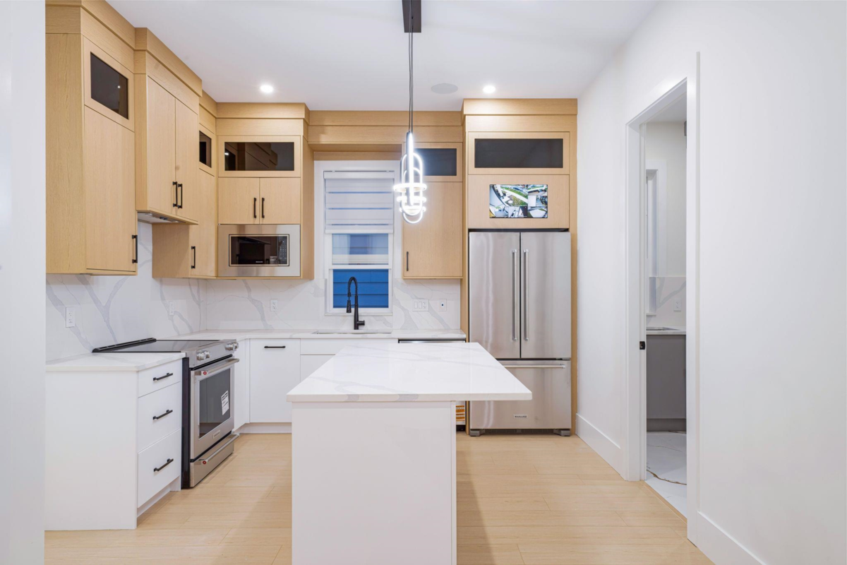 Primary Bathroom Photo of 14779 68a Avenue, Surrey, BC