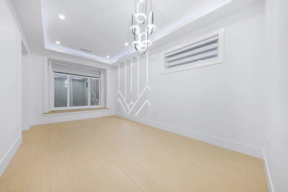 Entry Foyer Photo of 14779 68a Avenue, Surrey, BC