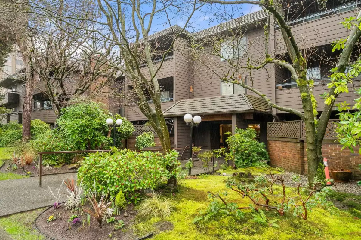 Hot Tub / Spa Photo of 209 1720 W 12th Avenue, Vancouver, BC