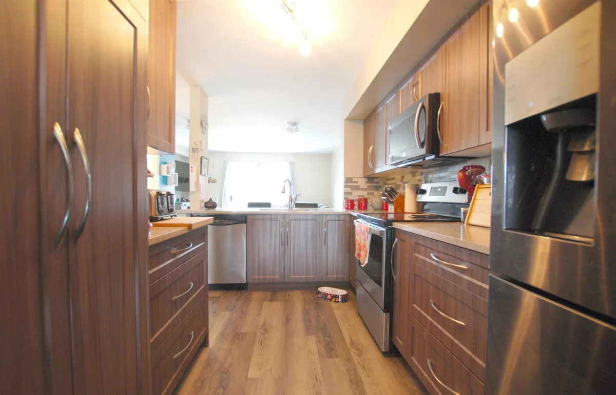 Dining Area Photo of 35 22411 124 Avenue, Maple Ridge, BC