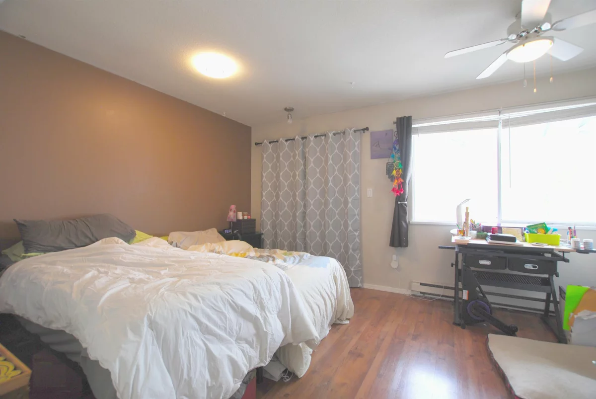 Hallway Photo of 35 22411 124 Avenue, Maple Ridge, BC