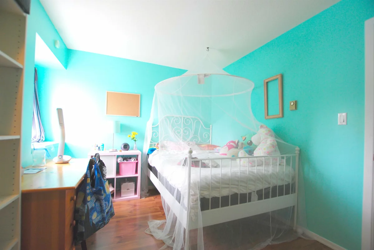 Kitchen Island Photo of 35 22411 124 Avenue, Maple Ridge, BC