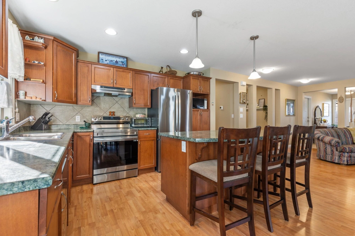 Bedroom 2 Photo of 100 46000 Thomas Road, Chilliwack, BC