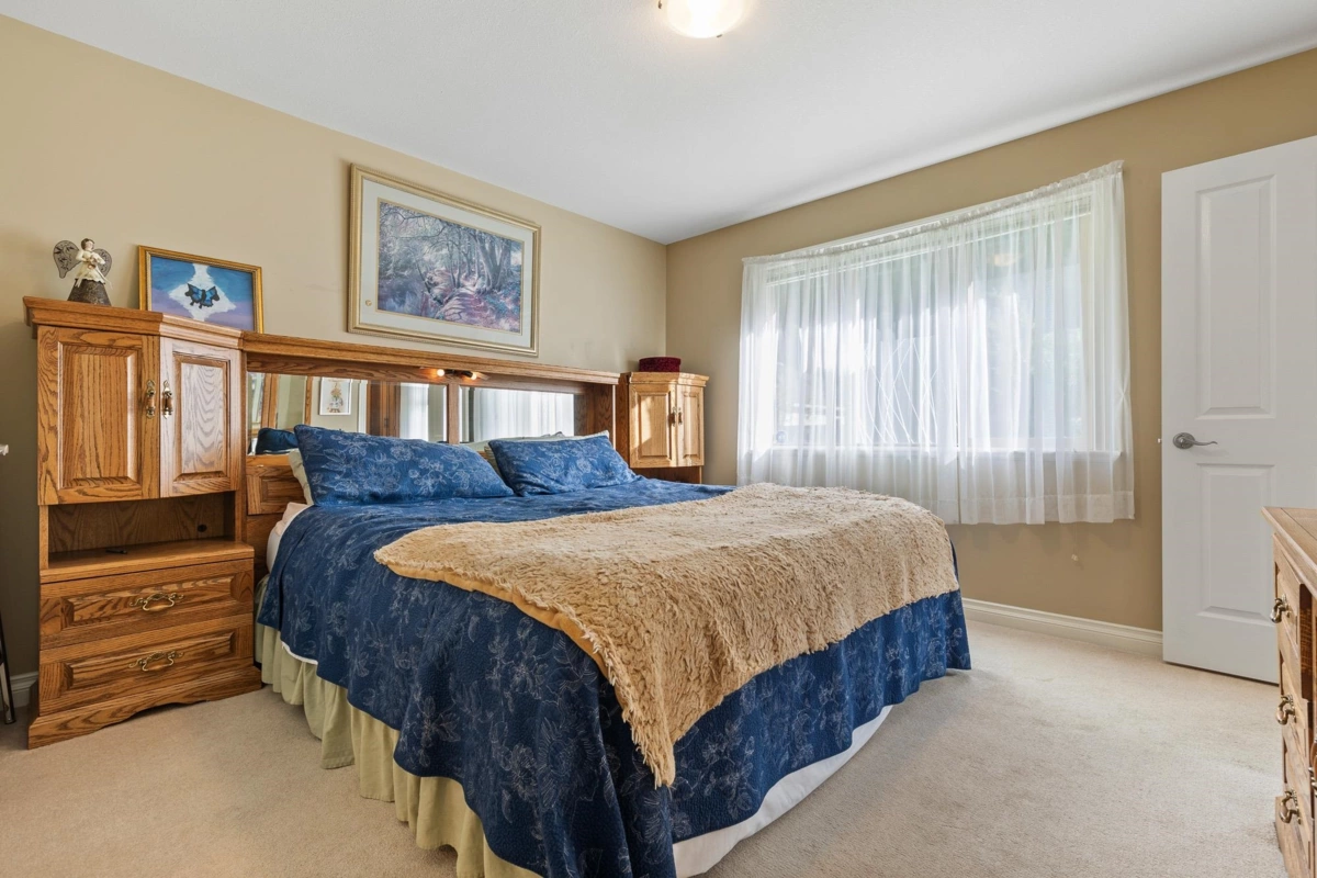 Entry Foyer Photo of 100 46000 Thomas Road, Chilliwack, BC