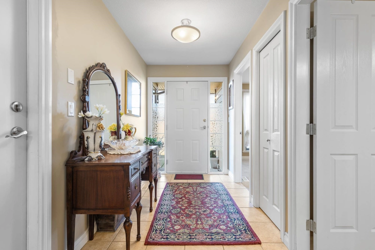 Family Room Photo of 100 46000 Thomas Road, Chilliwack, BC