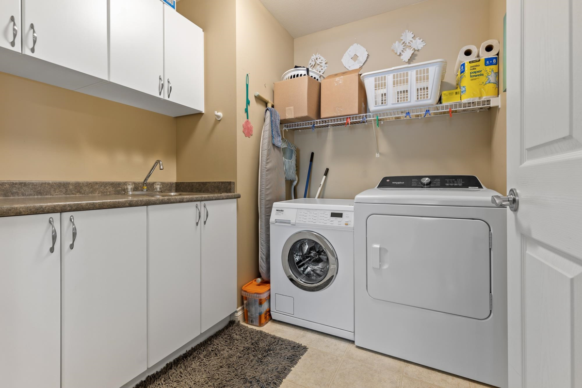 Front Yard Photo of 100 46000 Thomas Road, Chilliwack, BC