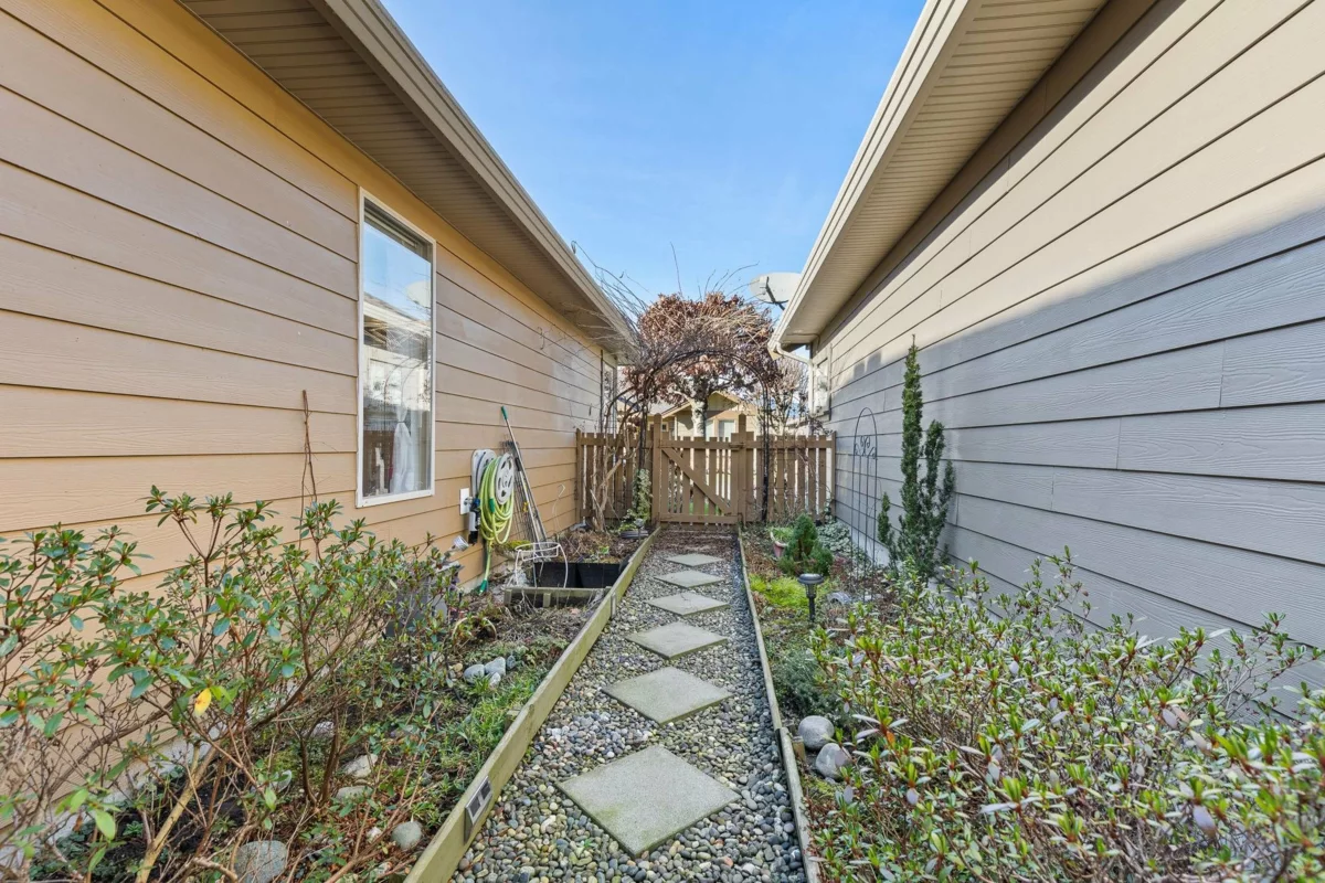 Hot Tub / Spa Photo of 100 46000 Thomas Road, Chilliwack, BC