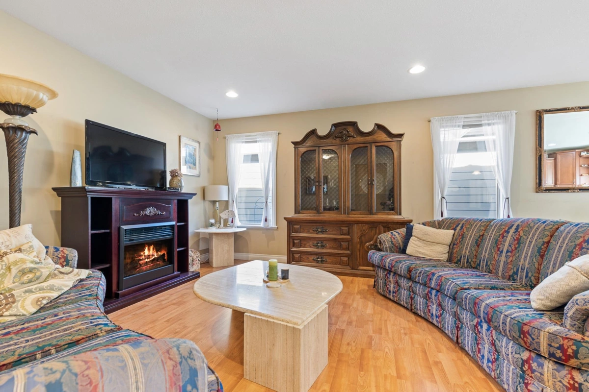 Loft / Bonus Room Photo of 100 46000 Thomas Road, Chilliwack, BC