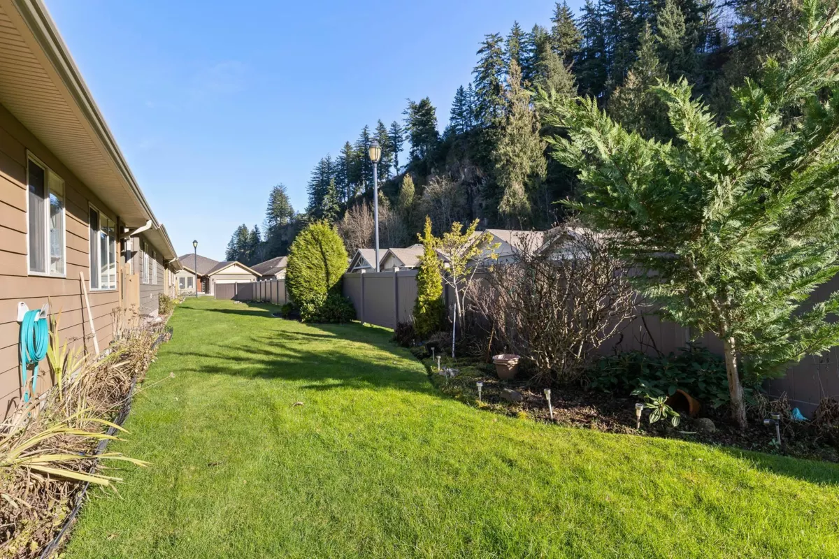 Neighborhood Park Photo Near 100 46000 Thomas Road, Chilliwack, BC