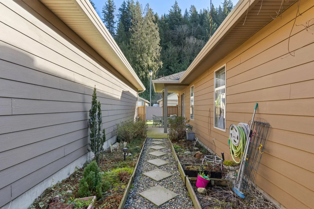 Outdoor Kitchen Photo of 100 46000 Thomas Road, Chilliwack, BC