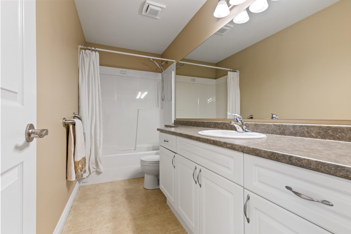 Outdoor Patio Photo of 100 46000 Thomas Road, Chilliwack, BC