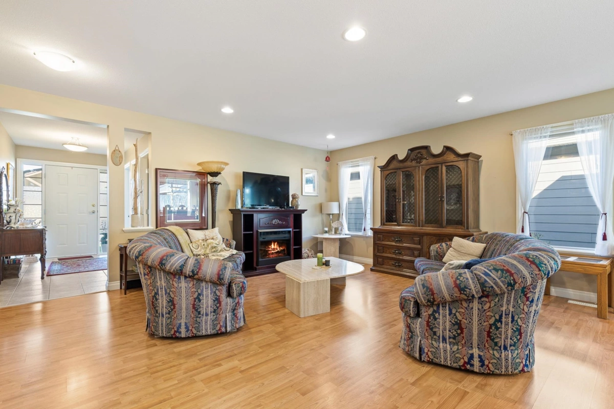 Powder Room Photo of 100 46000 Thomas Road, Chilliwack, BC