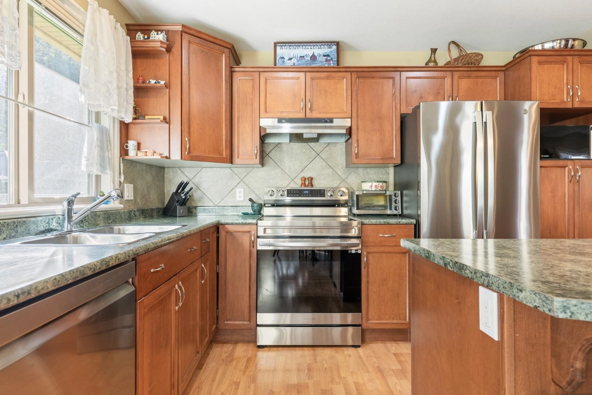 Primary Bedroom Photo of 100 46000 Thomas Road, Chilliwack, BC