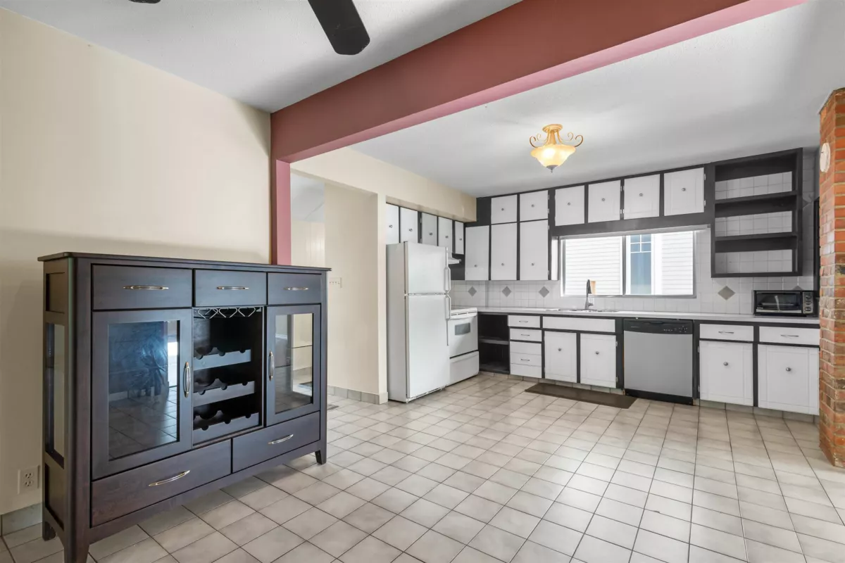 Breakfast Nook Photo of 1111 Cartier Avenue, Coquitlam, BC