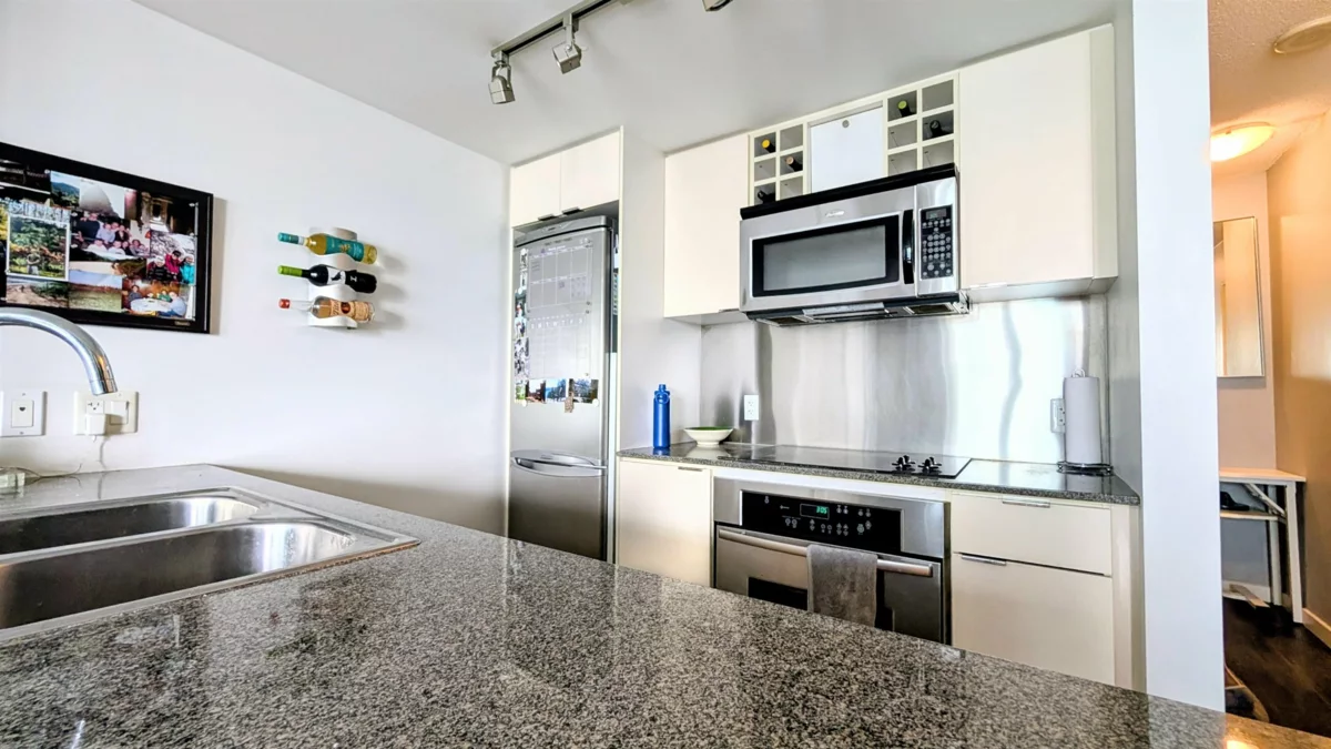 Pantry Photo of 3301 233 Robson Street, Vancouver, BC