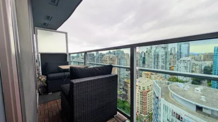 Loft / Bonus Room Photo of 3301 233 Robson Street, Vancouver, BC
