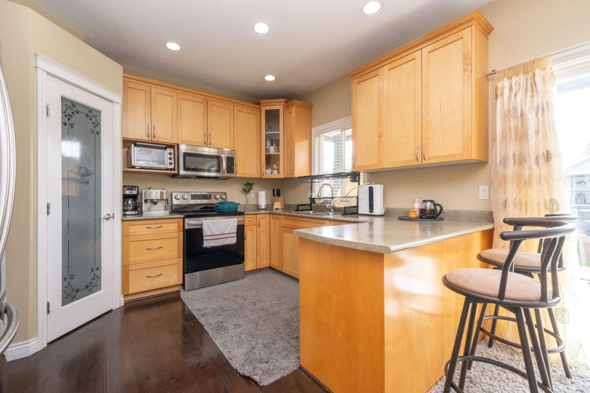 Breakfast Nook Photo of 23622 111a Avenue, Maple Ridge, BC