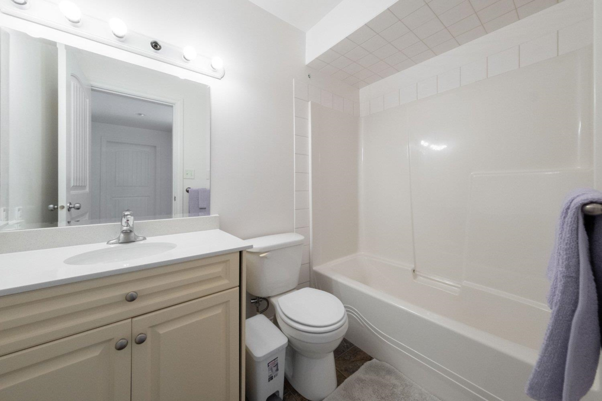 Hallway Photo of 23622 111a Avenue, Maple Ridge, BC