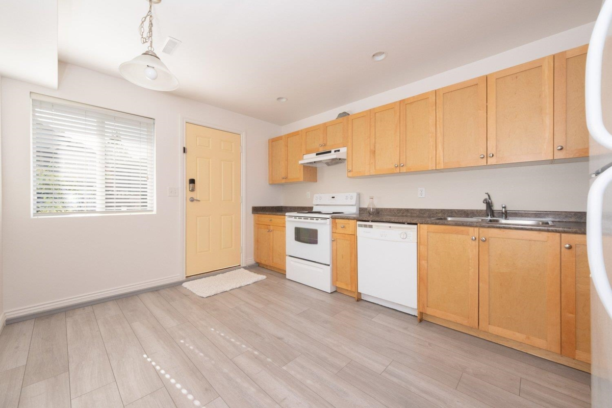 Laundry Room Photo of 23622 111a Avenue, Maple Ridge, BC