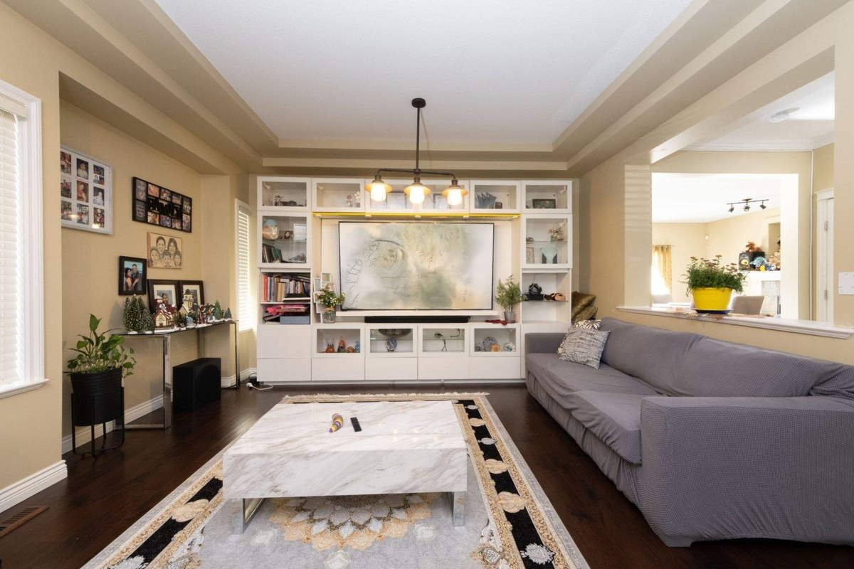 Living Room Photo of 23622 111a Avenue, Maple Ridge, BC