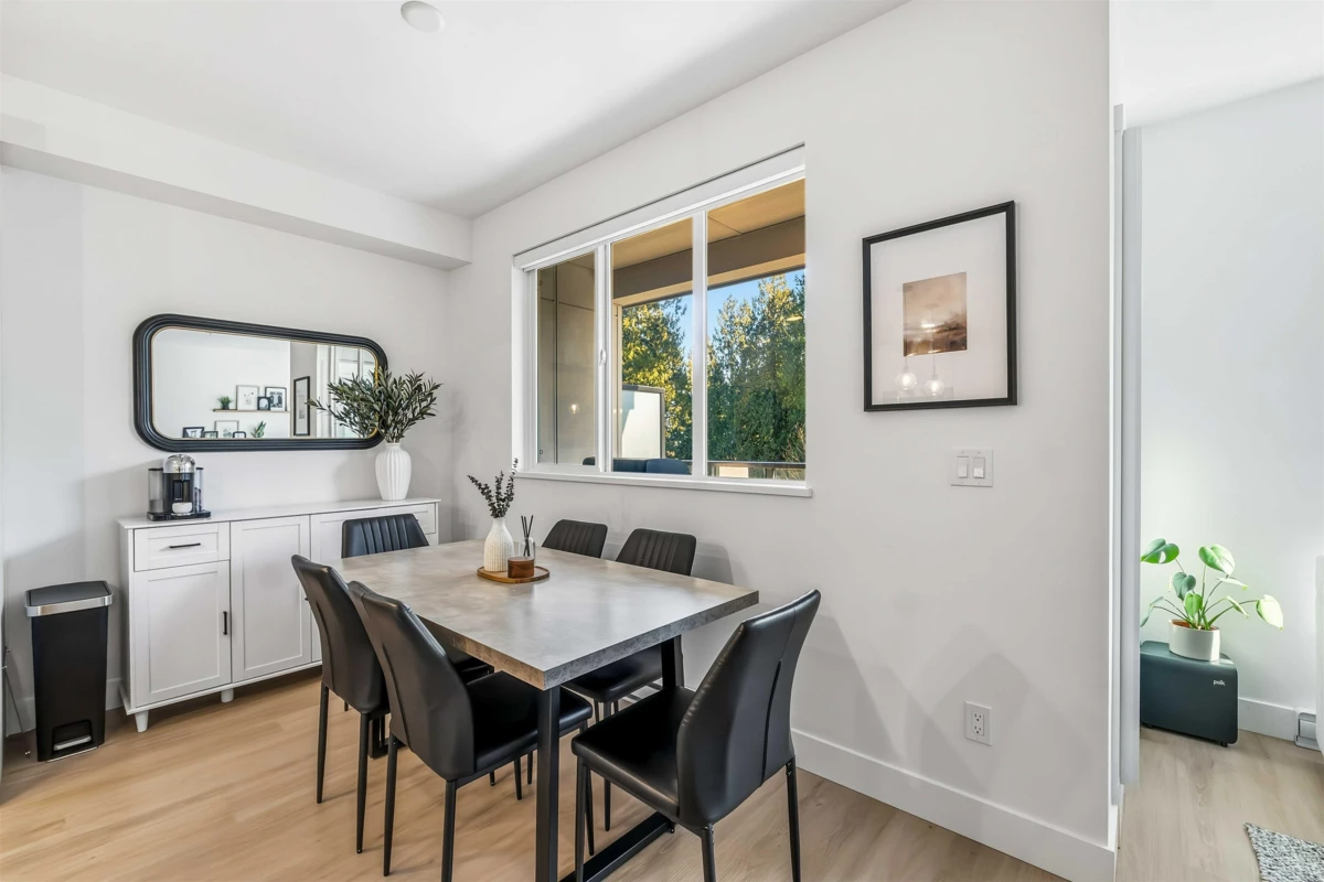 Kitchen Photo of 409 3528 146a Street, Surrey, BC