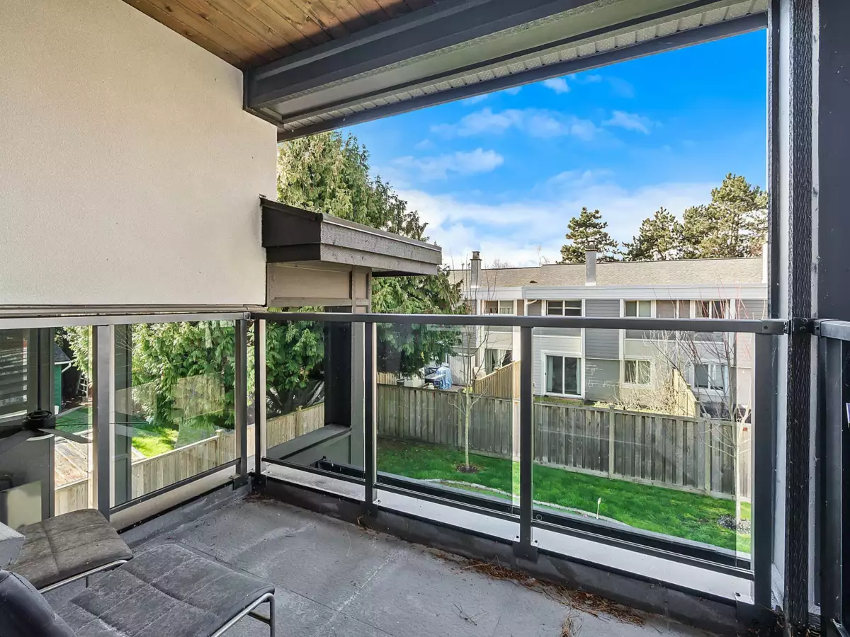 Hallway Photo of 9591 Florimond Road, Richmond, BC