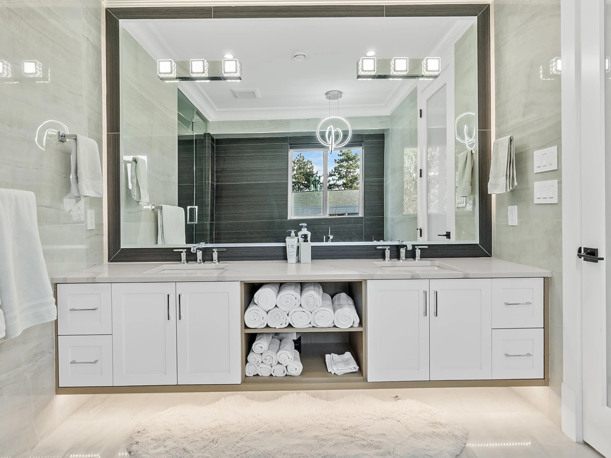 Laundry Room Photo of 9591 Florimond Road, Richmond, BC